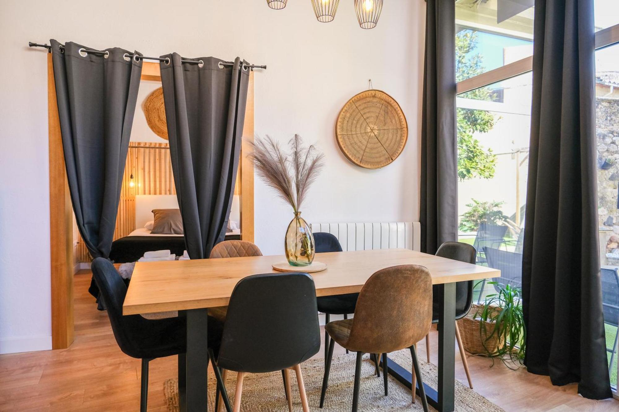 Cal Capo Alojamiento Con Jacuzzi Apartment Besalu Ngoại thất bức ảnh